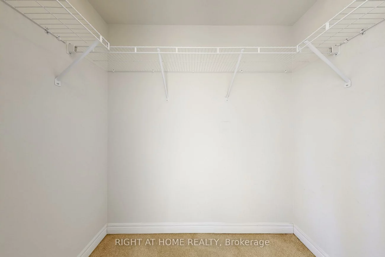 553, White's Hill, Cornell, Markham