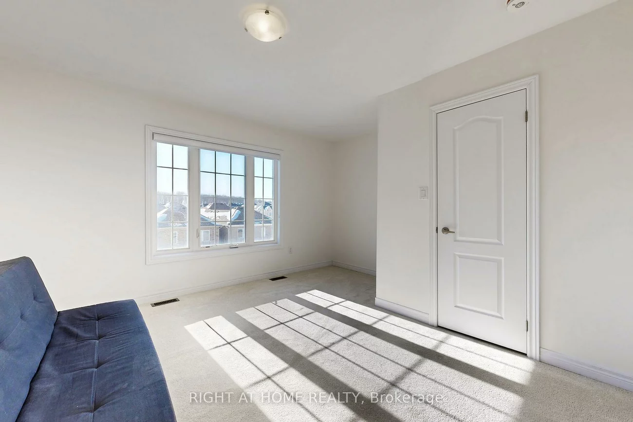 553, White's Hill, Cornell, Markham