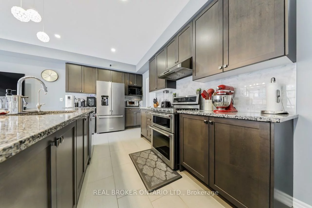 10937, Victoria Square, Victoria Square, Markham