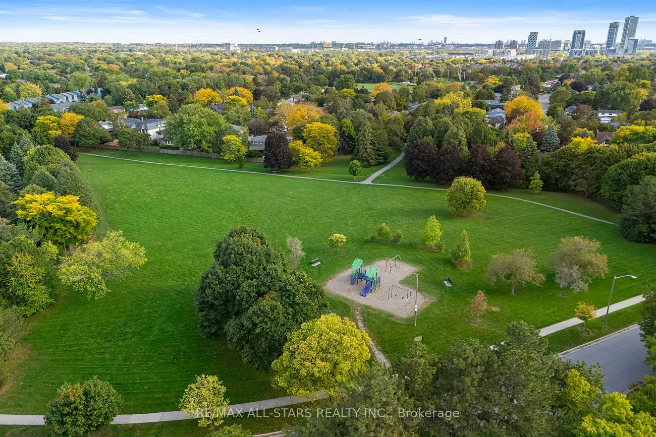 129, Briarwood, Unionville, Markham