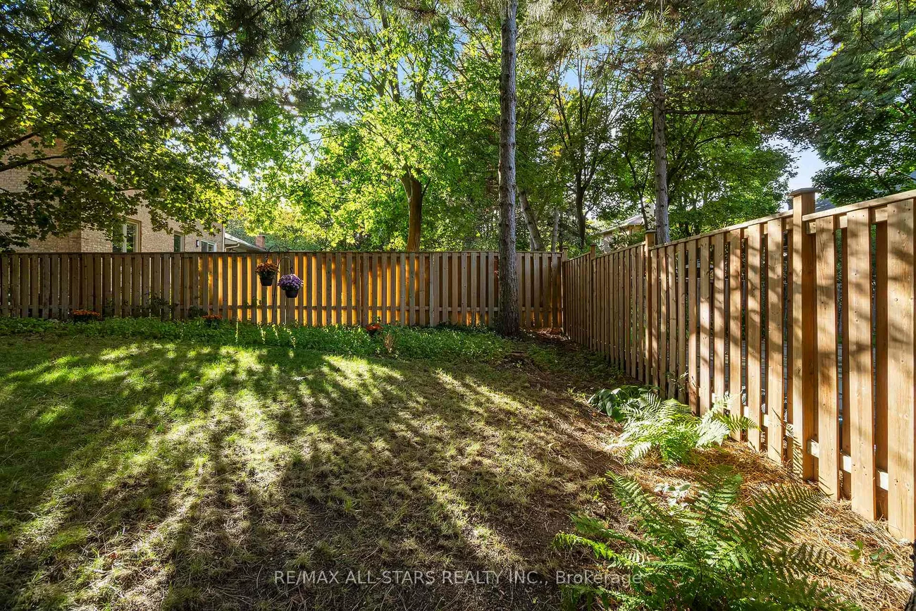 129, Briarwood, Unionville, Markham