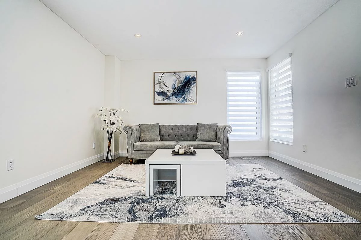 32, Macauley, Aileen-Willowbrook, Markham