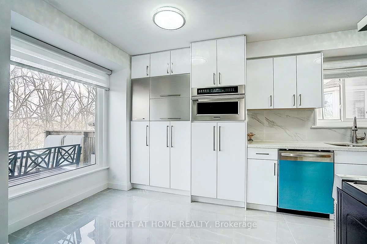 32, Macauley, Aileen-Willowbrook, Markham