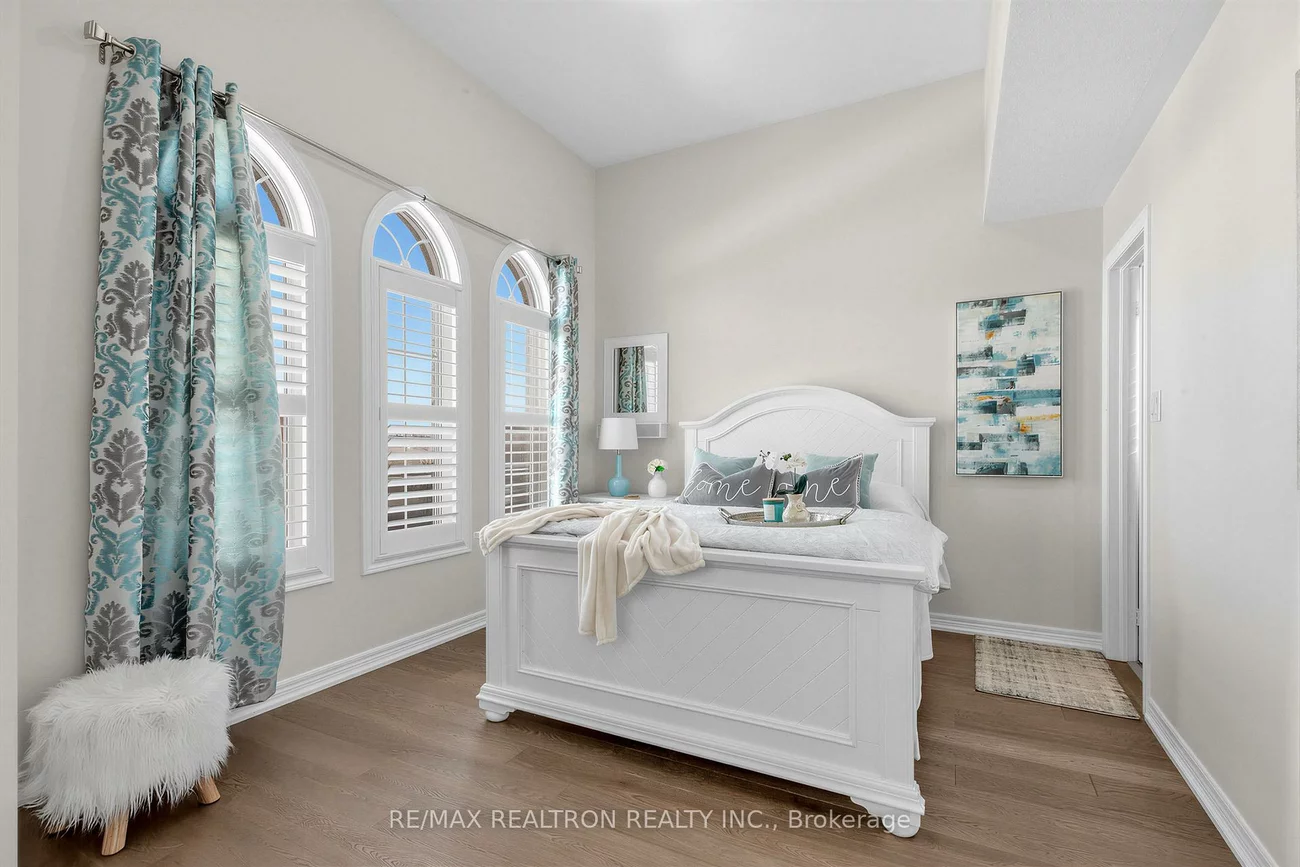 21, Rennie, Box Grove, Markham