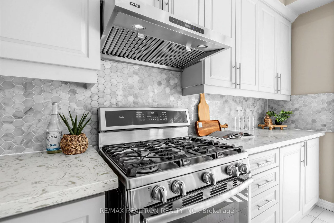 21, Rennie, Box Grove, Markham