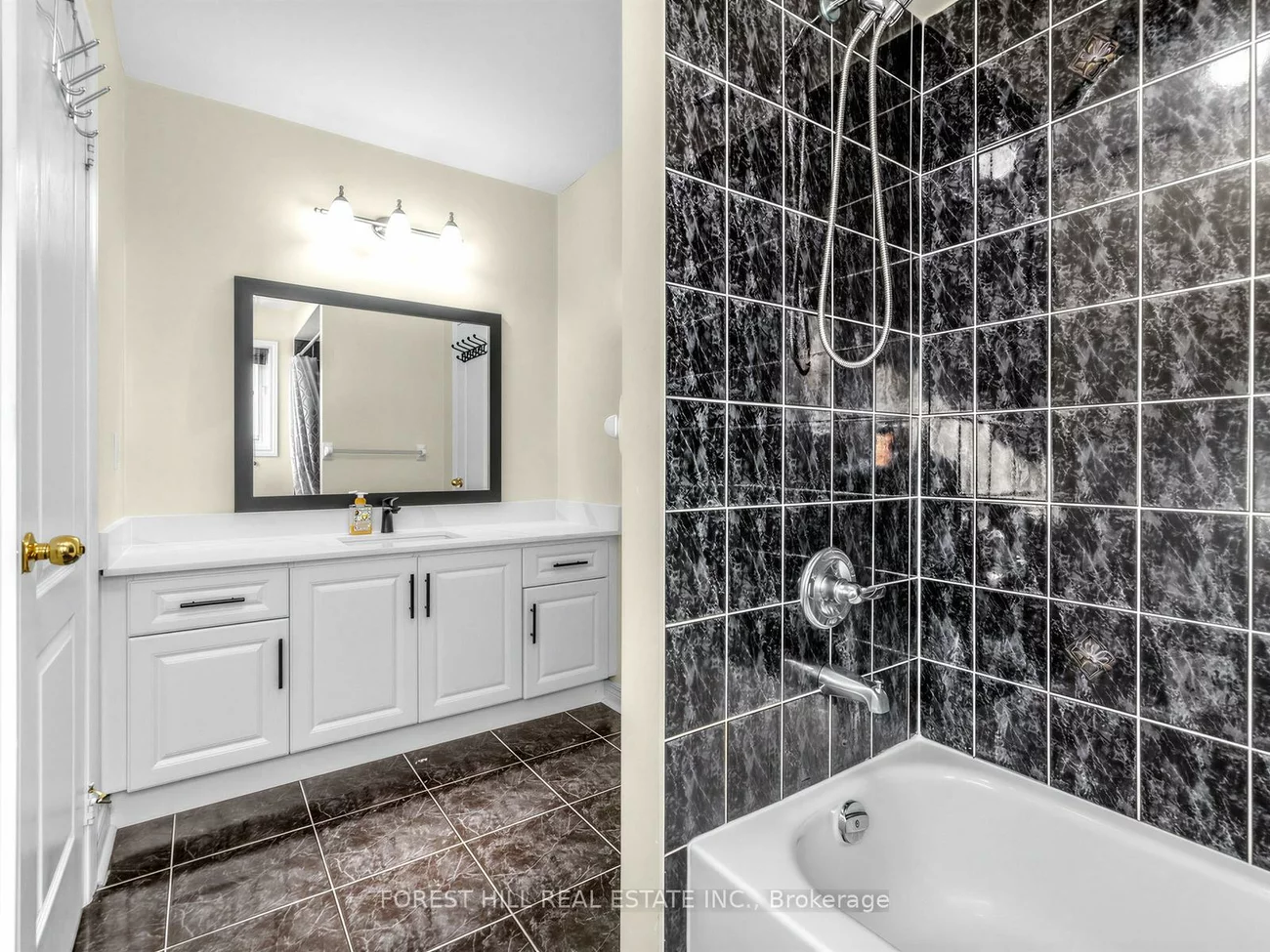 240, Swan Park, Greensborough, Markham