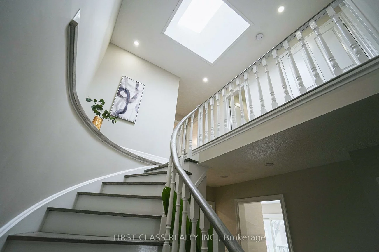 12, Radford, Sherwood-Amberglen, Markham