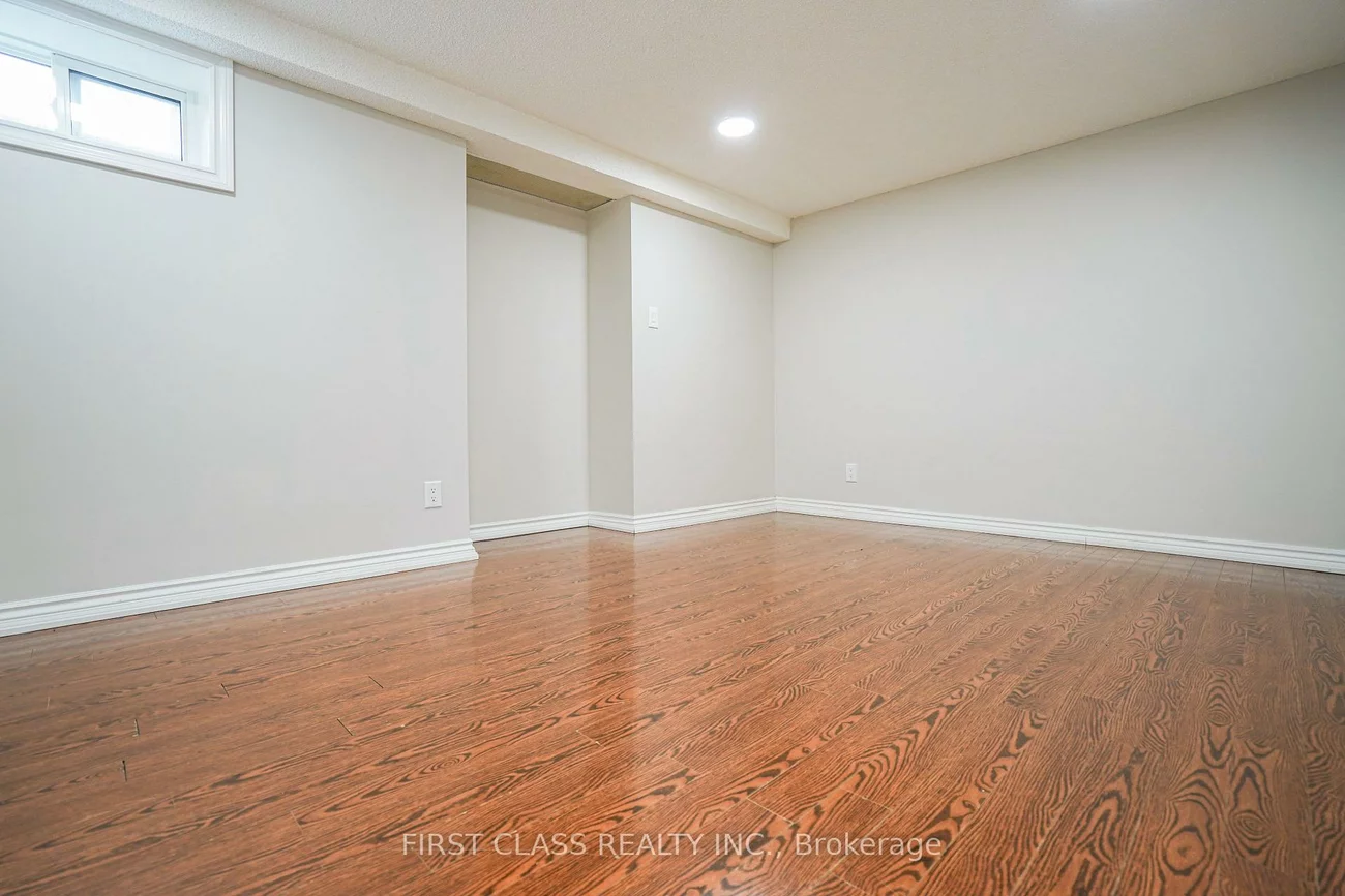 12, Radford, Sherwood-Amberglen, Markham