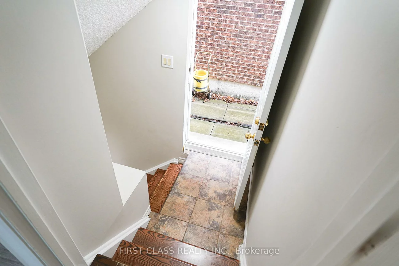 12, Radford, Sherwood-Amberglen, Markham