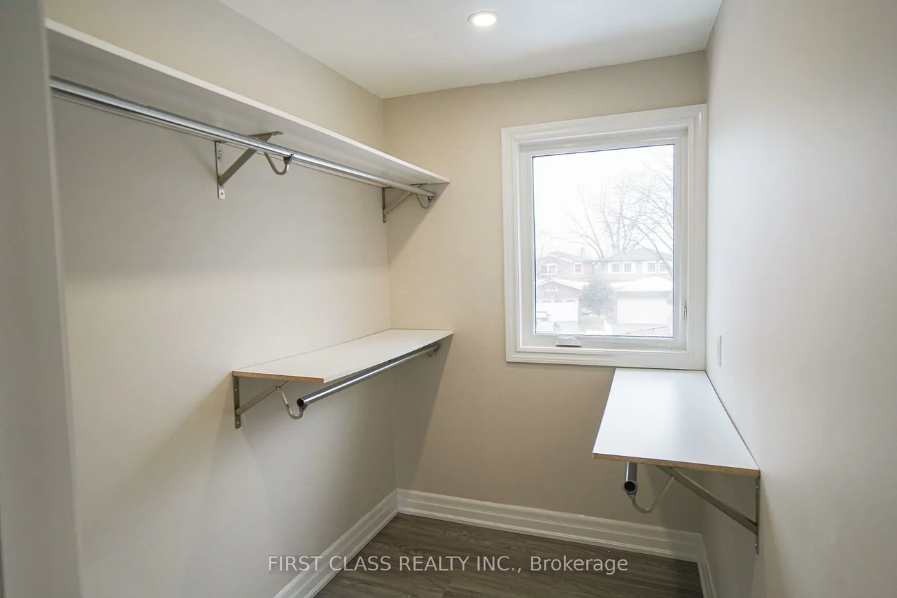 12, Radford, Sherwood-Amberglen, Markham