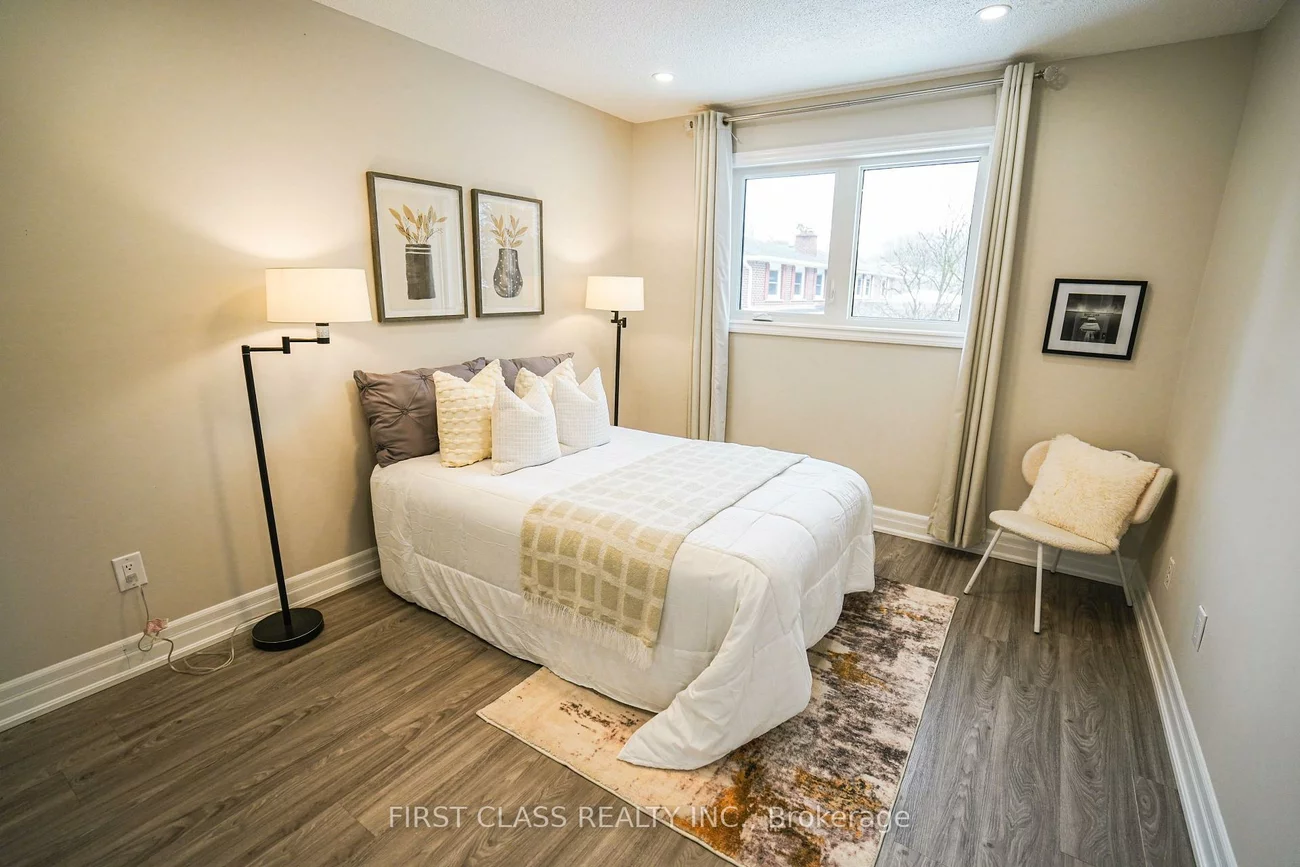 12, Radford, Sherwood-Amberglen, Markham