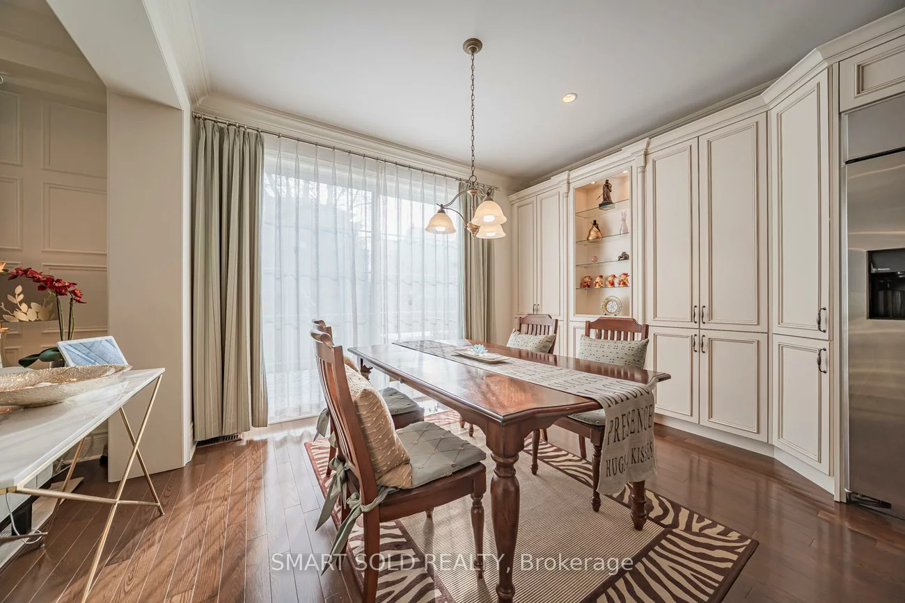 33, Earnshaw, Victoria Square, Markham