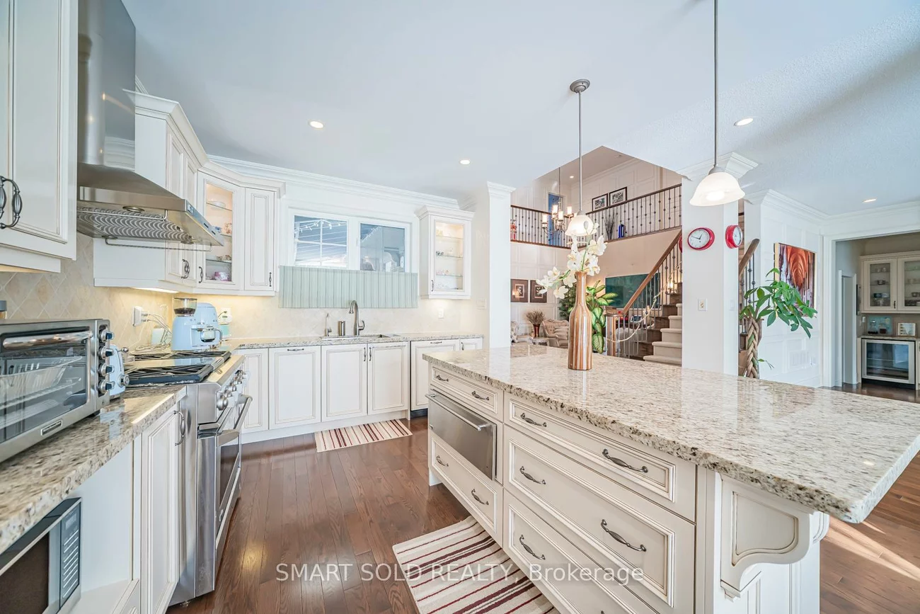 33, Earnshaw, Victoria Square, Markham