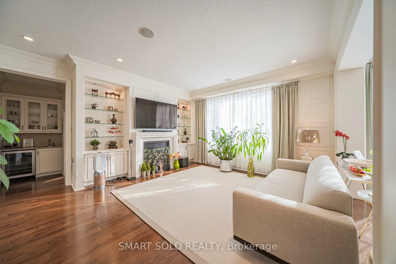 33, Earnshaw, Victoria Square, Markham