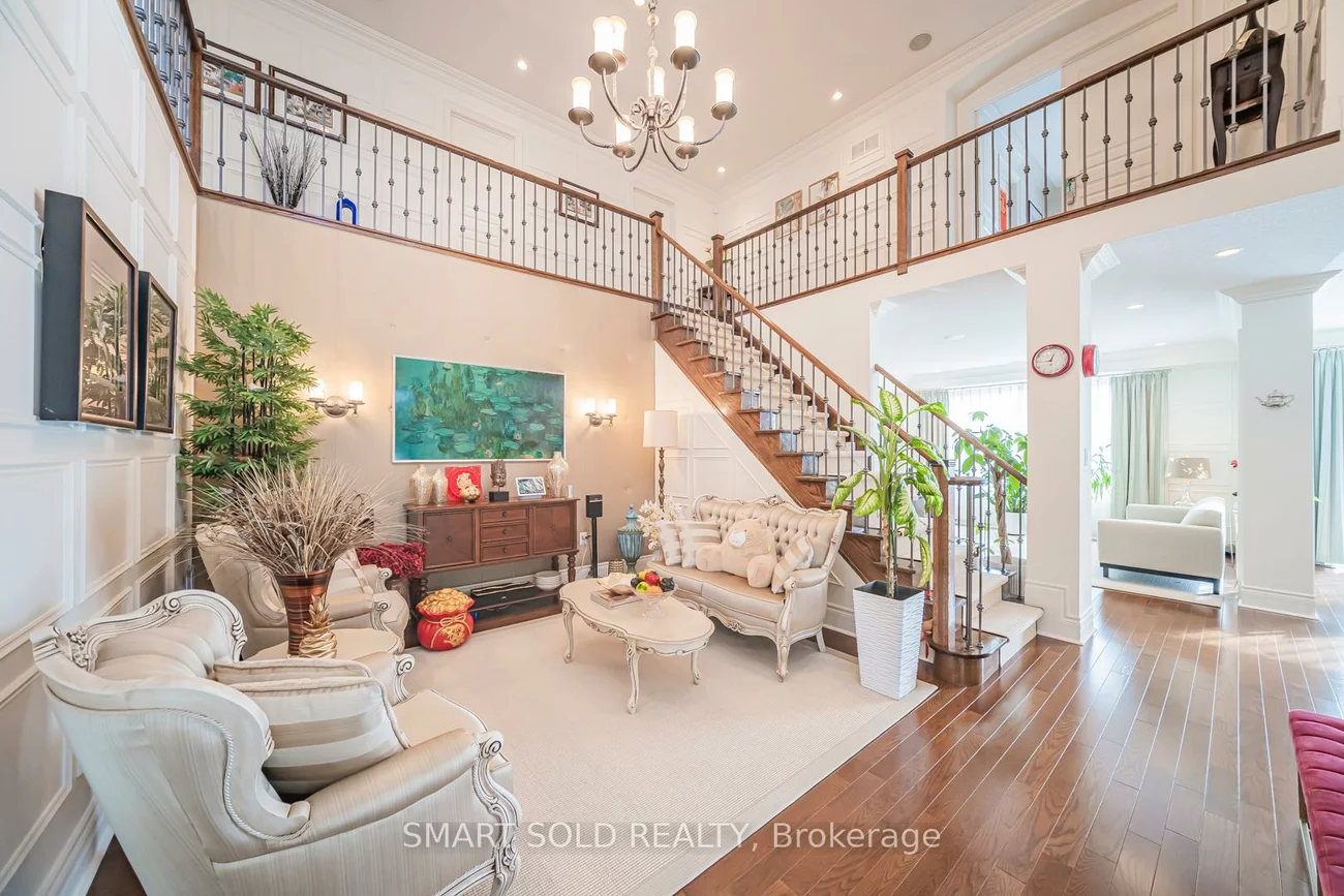 33, Earnshaw, Victoria Square, Markham