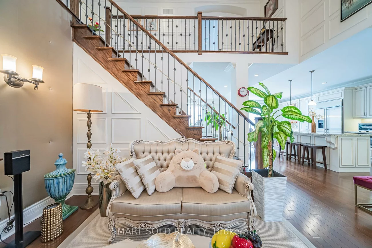 33, Earnshaw, Victoria Square, Markham