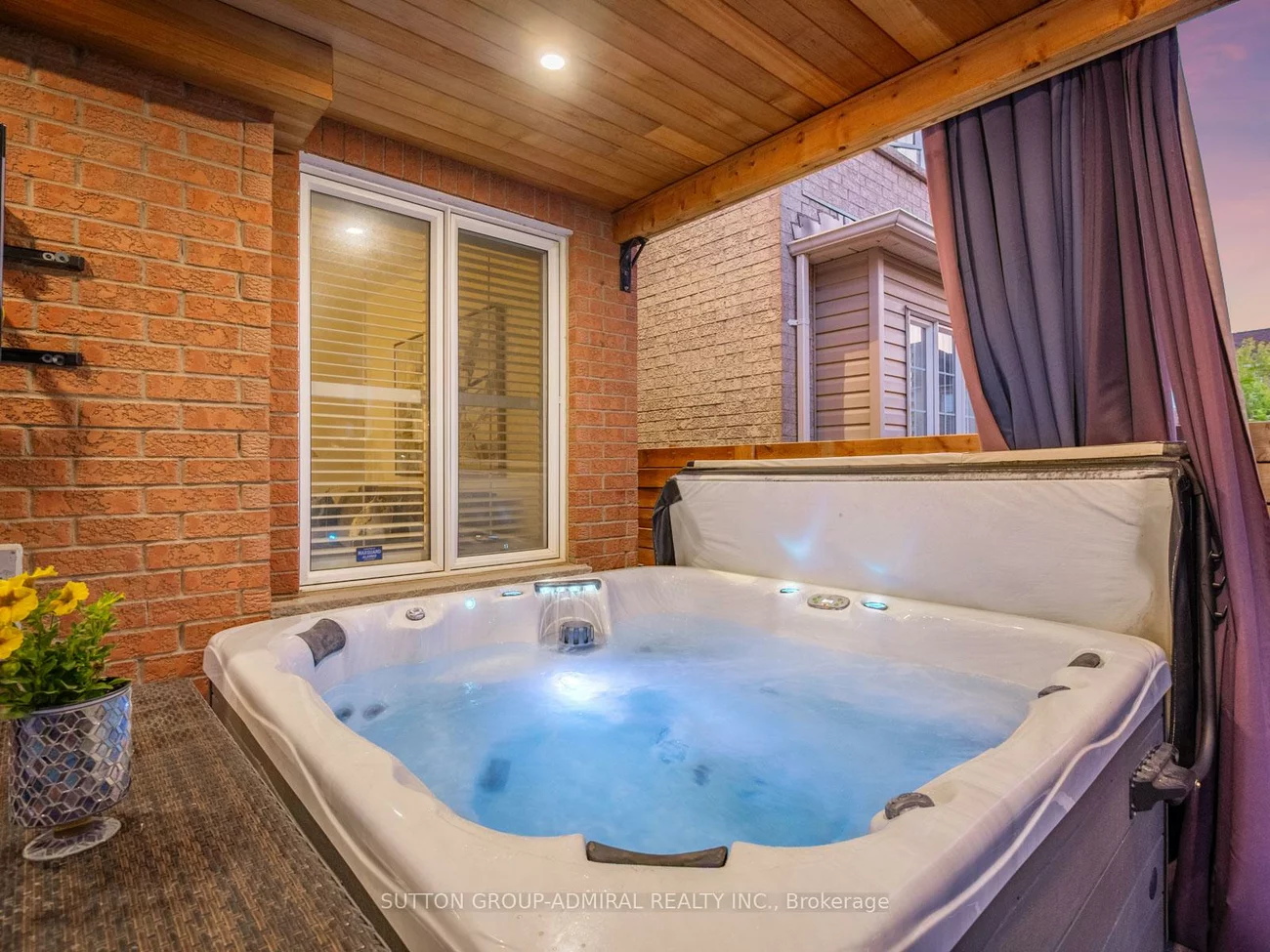 4, Haywood, Victoria Manor-Jennings Gate, Markham