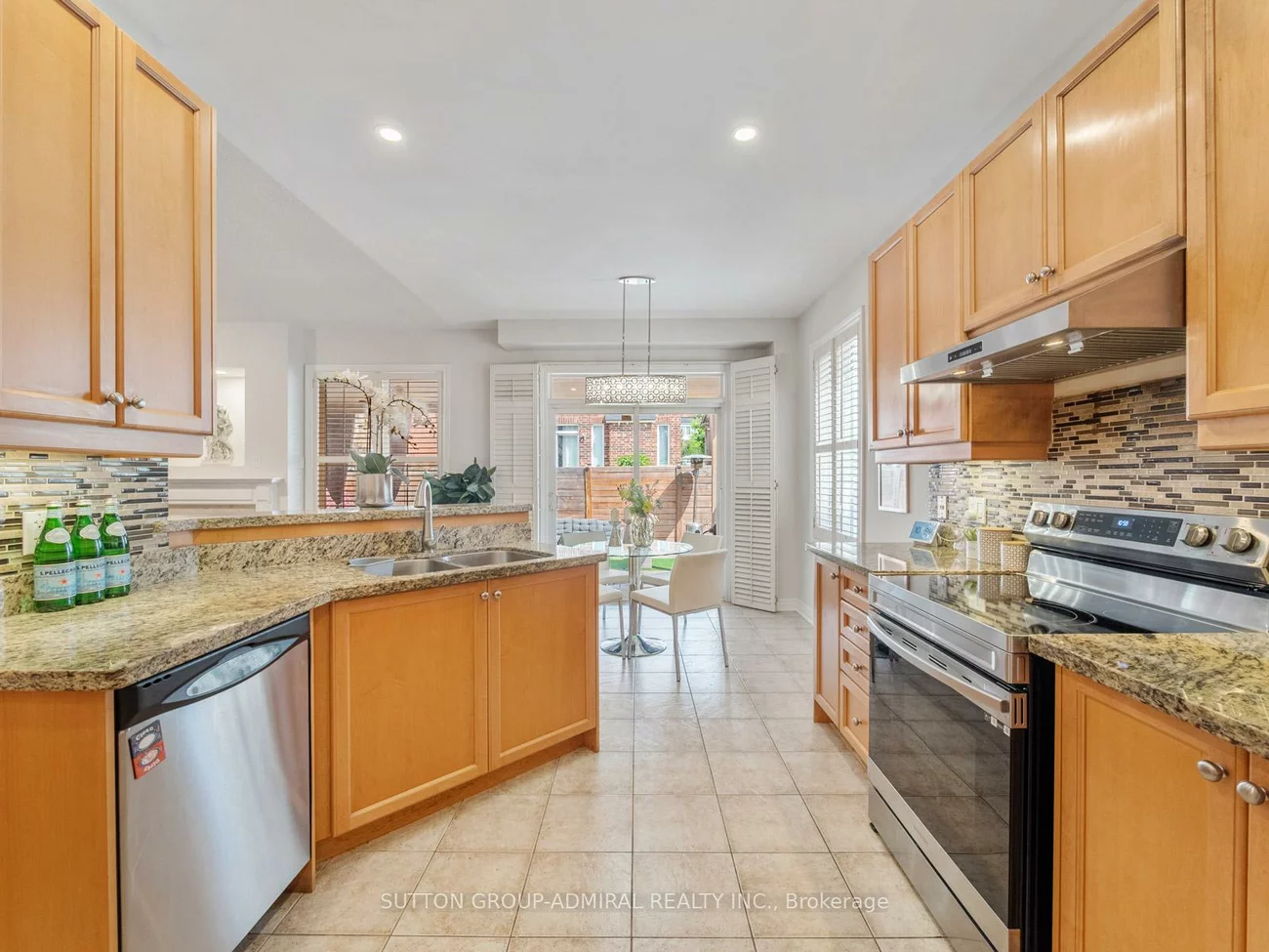 4, Haywood, Victoria Manor-Jennings Gate, Markham