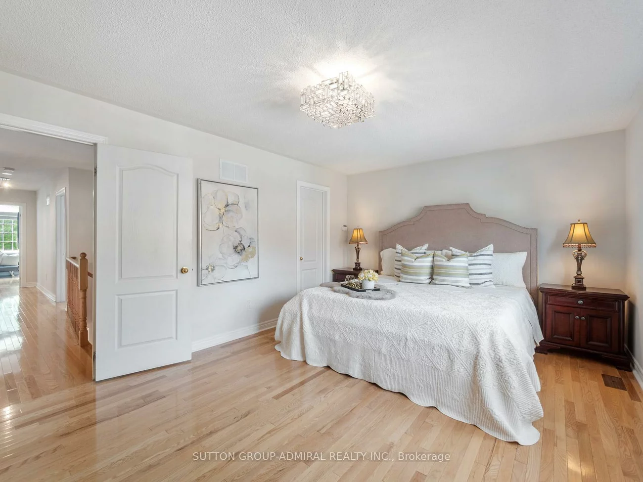 4, Haywood, Victoria Manor-Jennings Gate, Markham