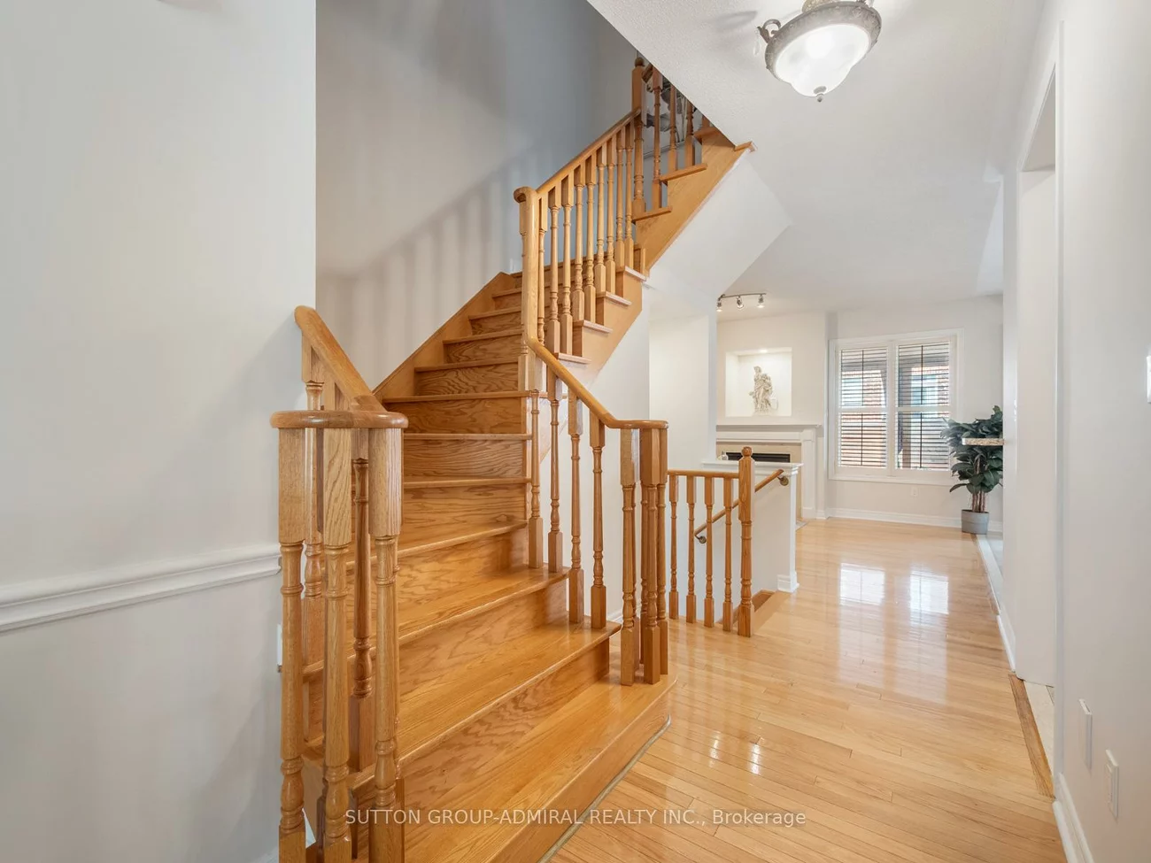 4, Haywood, Victoria Manor-Jennings Gate, Markham