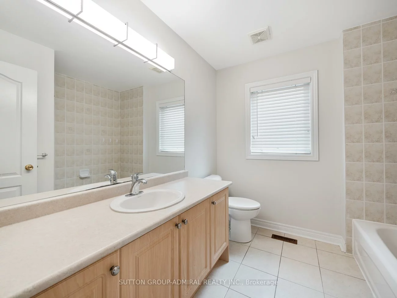 4, Haywood, Victoria Manor-Jennings Gate, Markham