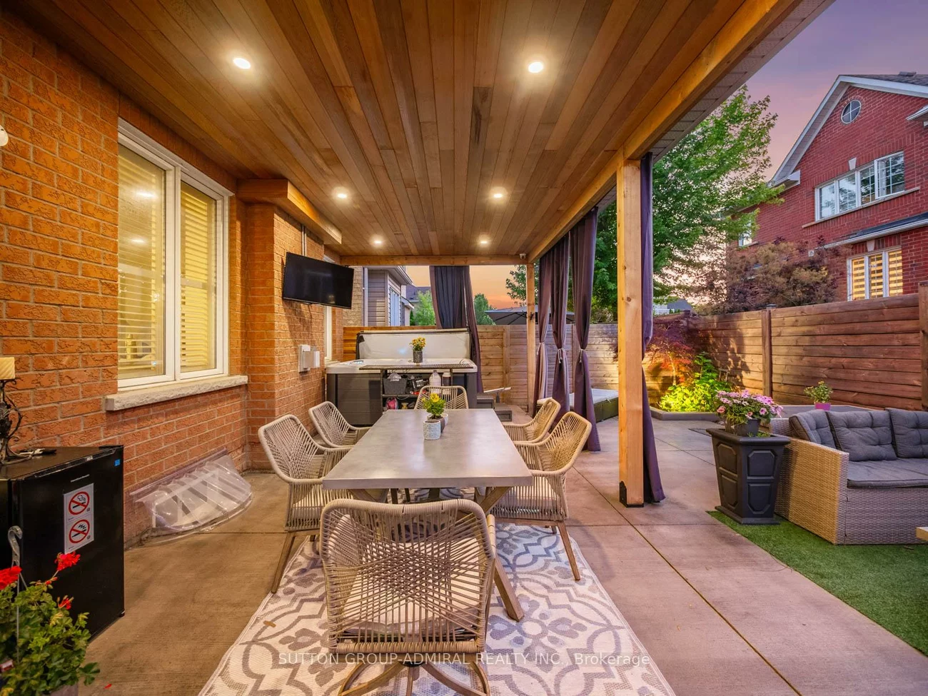 4, Haywood, Victoria Manor-Jennings Gate, Markham