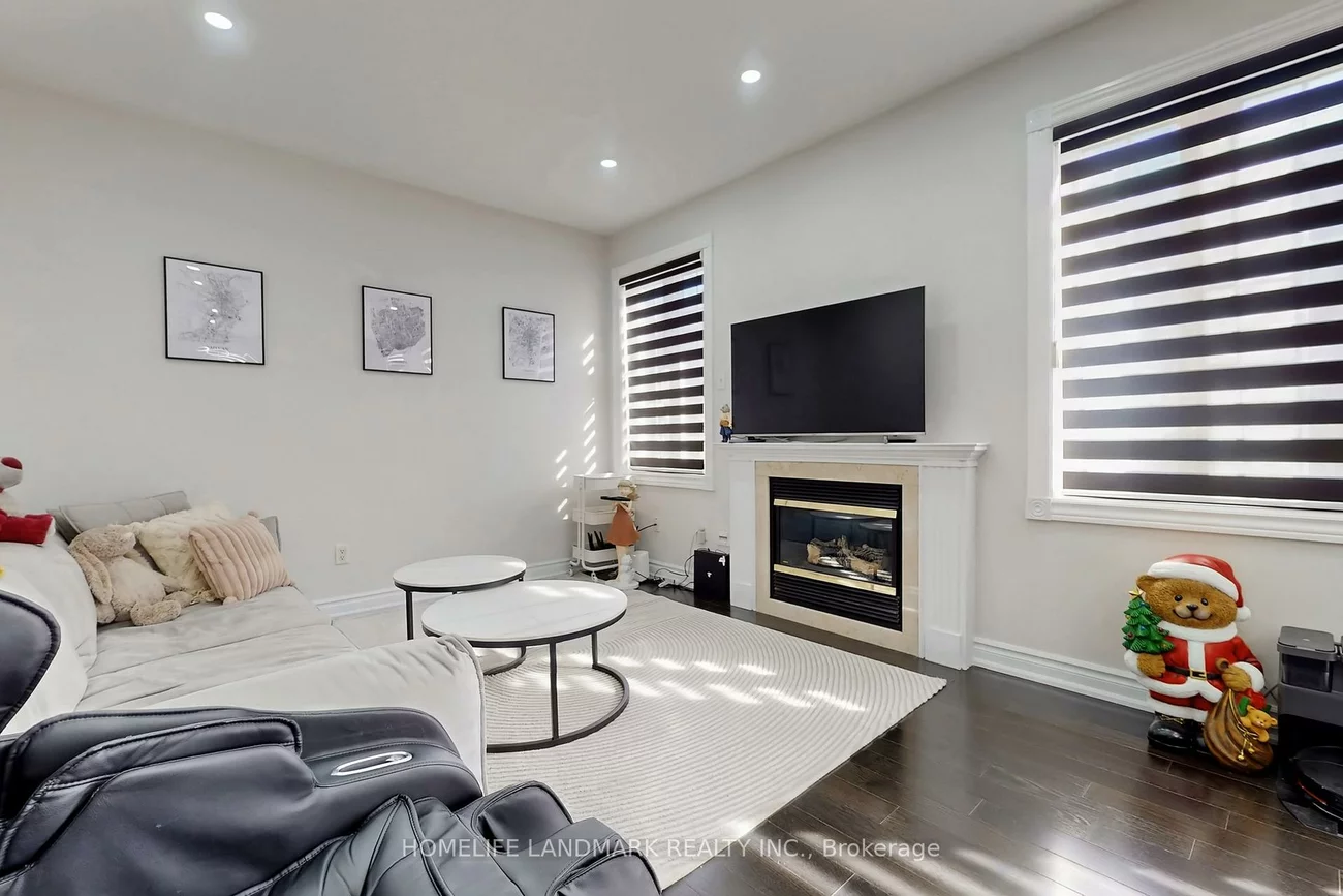 52, Lakespring, Cachet, Markham