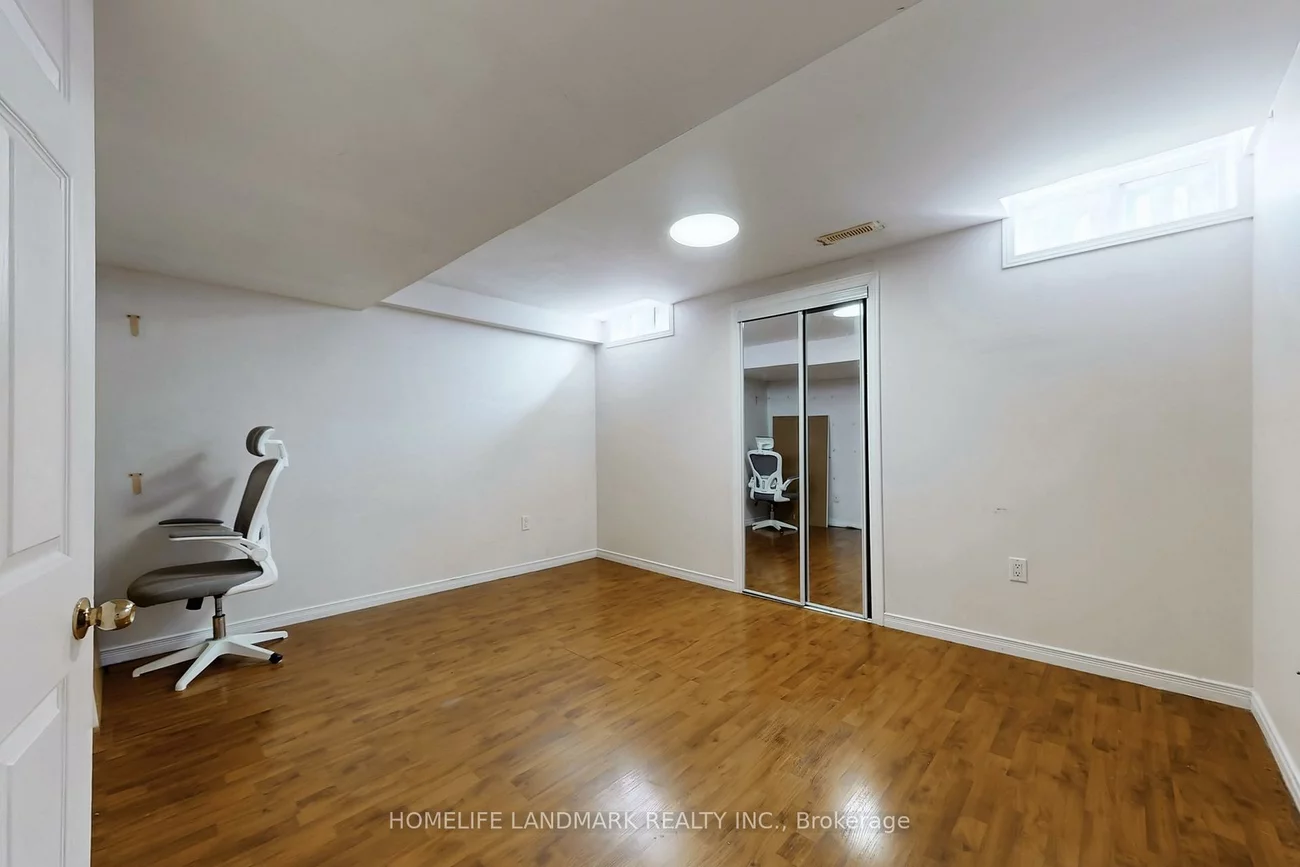 52, Lakespring, Cachet, Markham