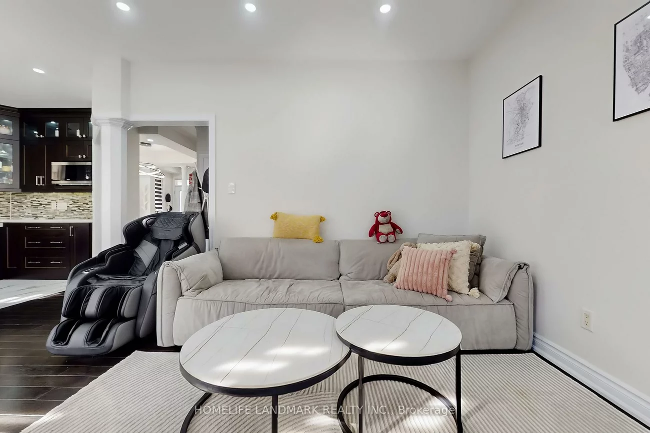 52, Lakespring, Cachet, Markham