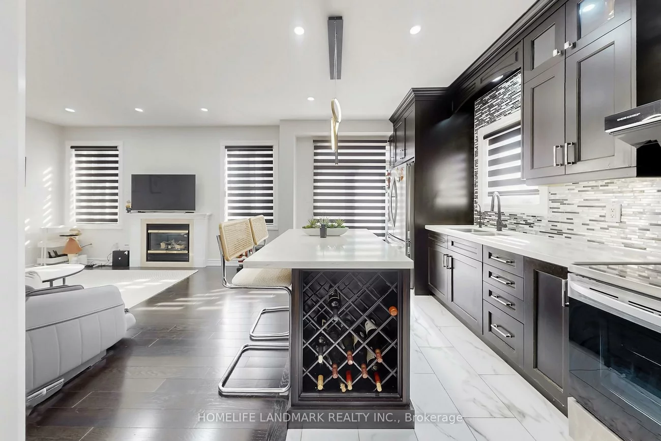 52, Lakespring, Cachet, Markham