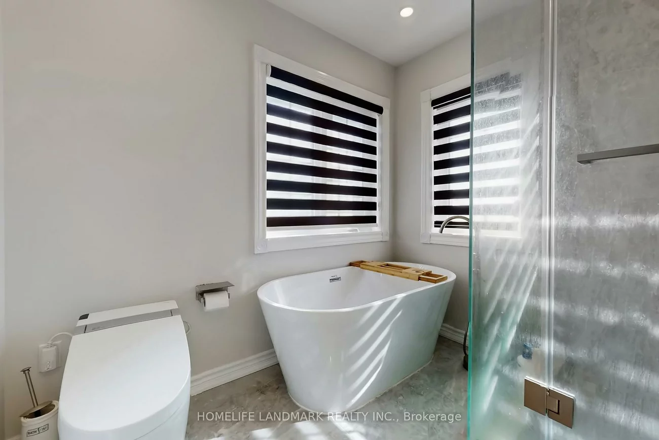 52, Lakespring, Cachet, Markham