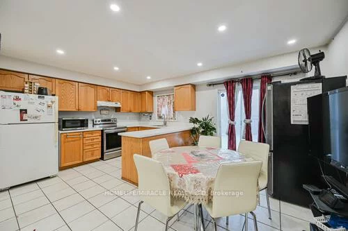 79, Billingsley, Cedarwood, Markham