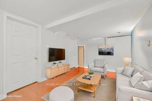 79, Billingsley, Cedarwood, Markham