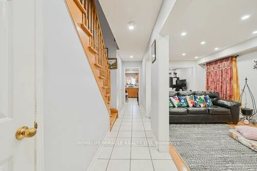 79, Billingsley, Cedarwood, Markham