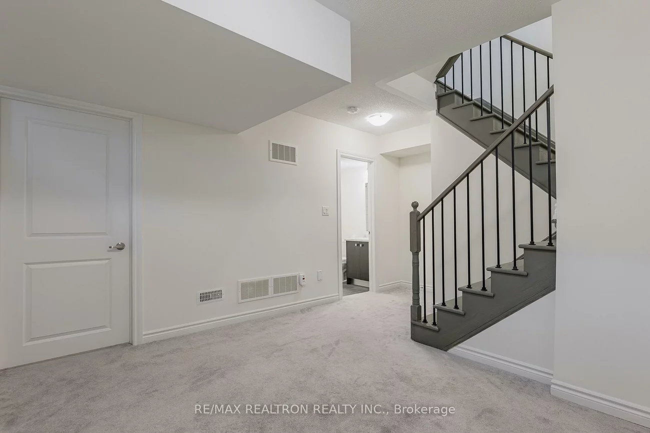 9, Breyworth, Victoria Square, Markham