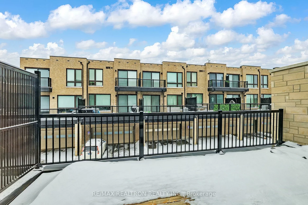 9, Breyworth, Victoria Square, Markham