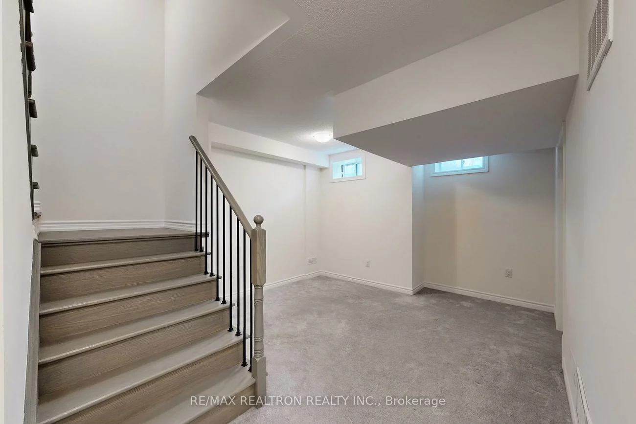 9, Breyworth, Victoria Square, Markham