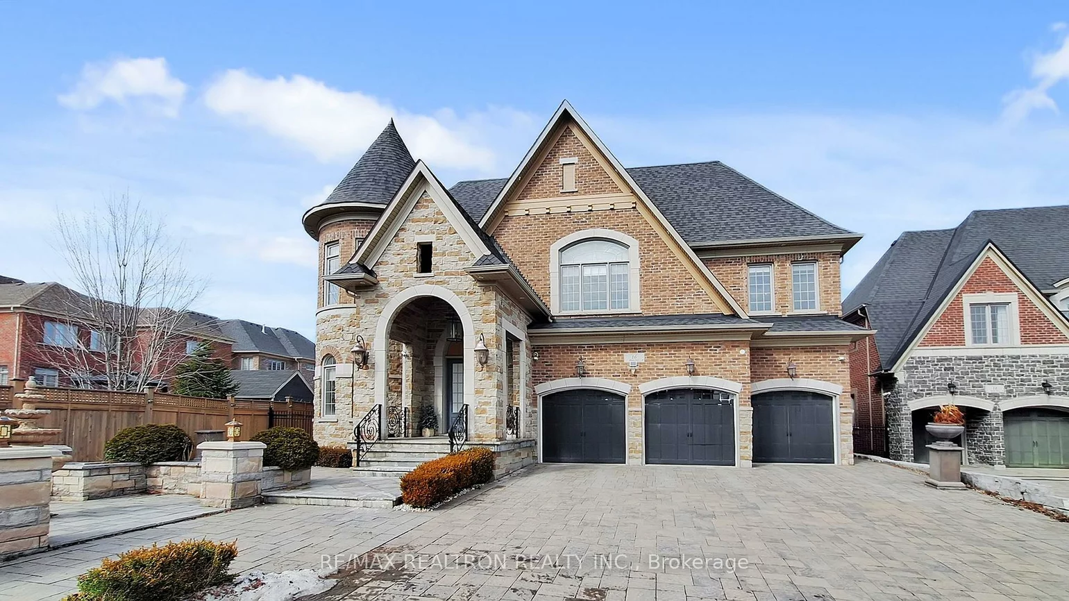 16, Rinas, Victoria Square, Markham