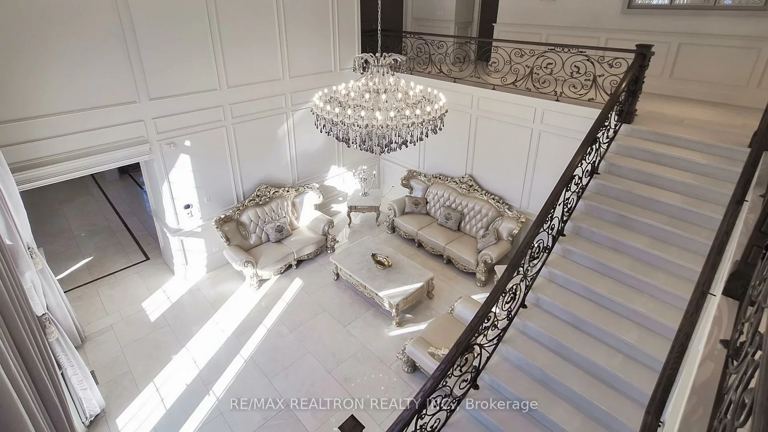 16, Rinas, Victoria Square, Markham