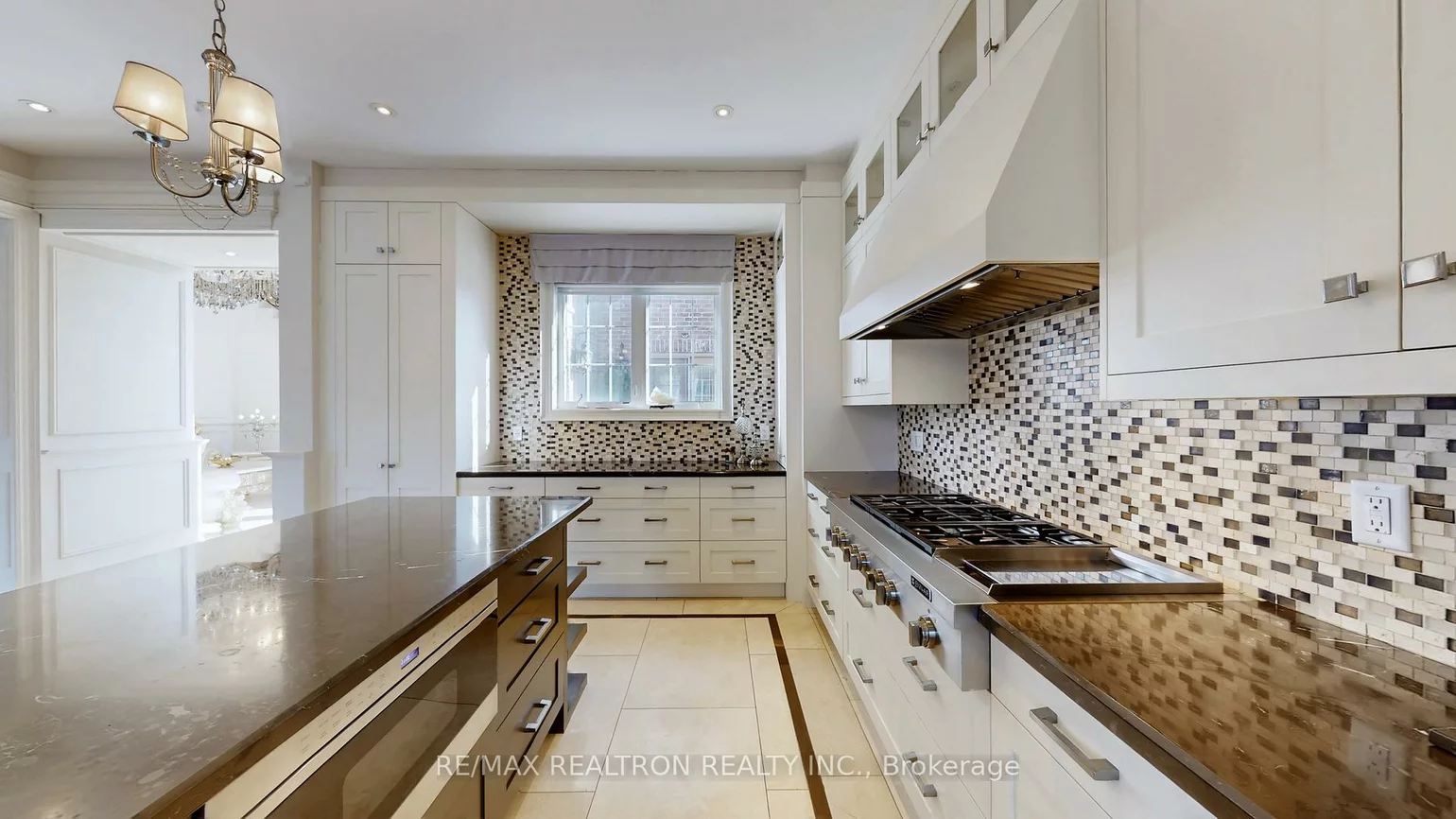 16, Rinas, Victoria Square, Markham