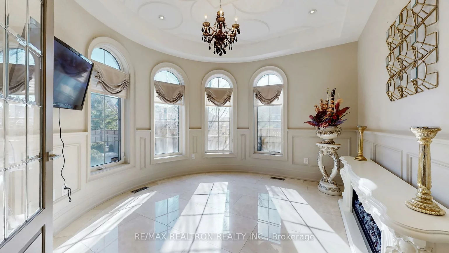 16, Rinas, Victoria Square, Markham