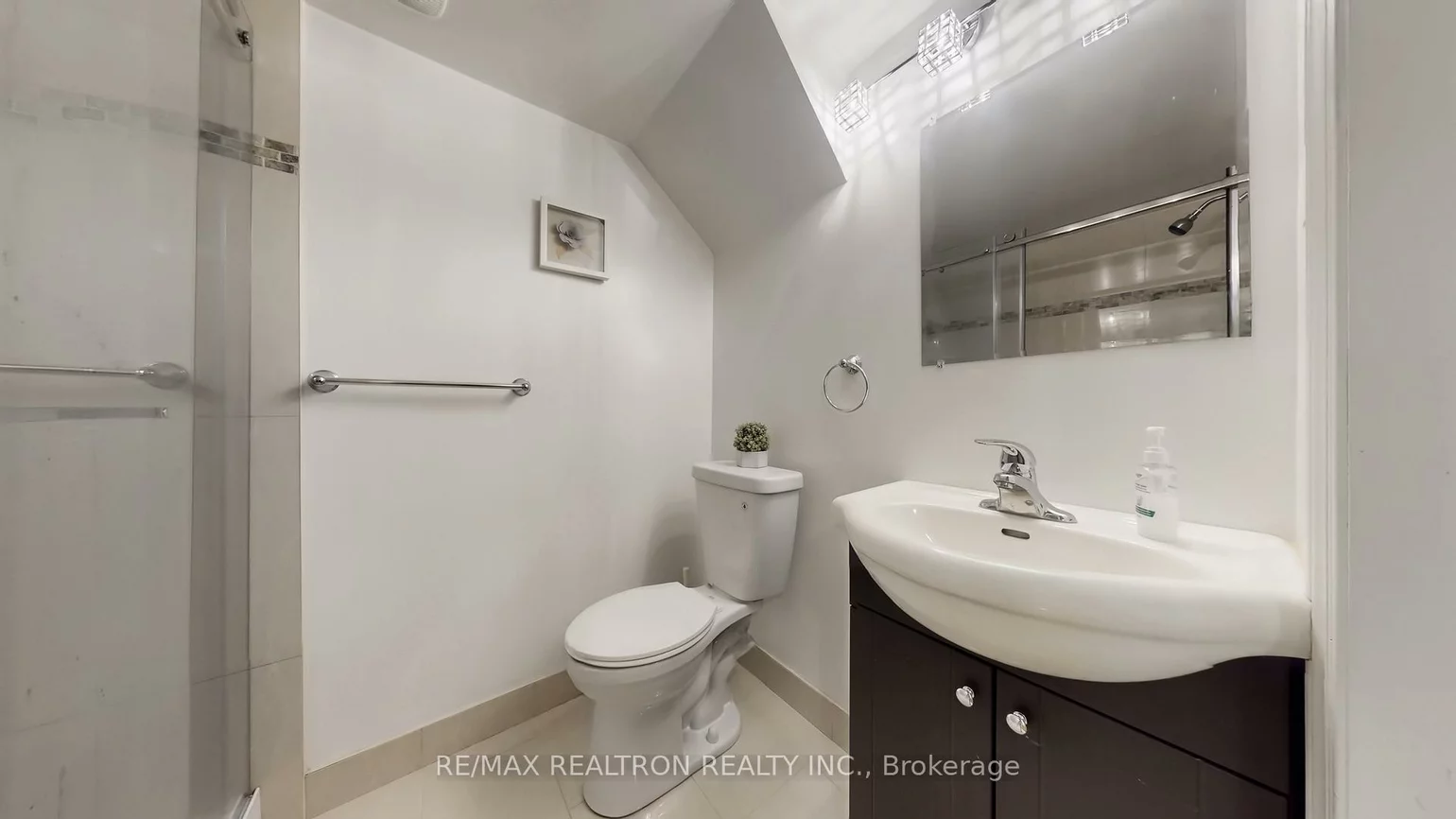 24, Glendennan, Cornell, Markham