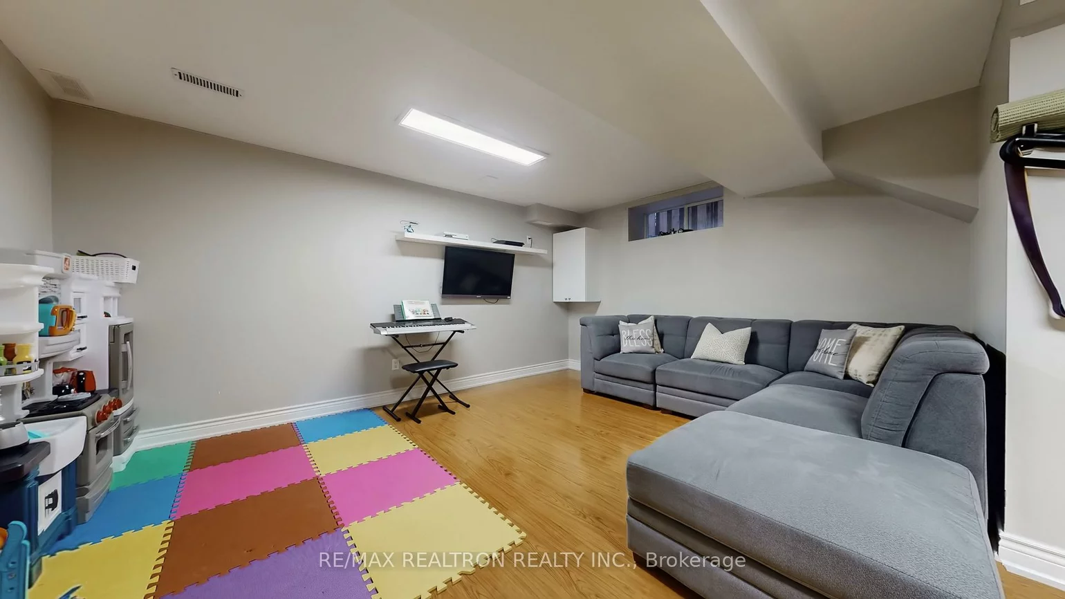 24, Glendennan, Cornell, Markham