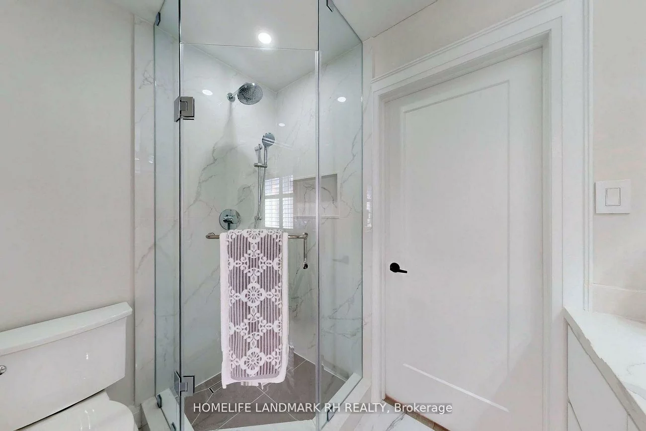 129, Golden Tulip, Cachet, Markham