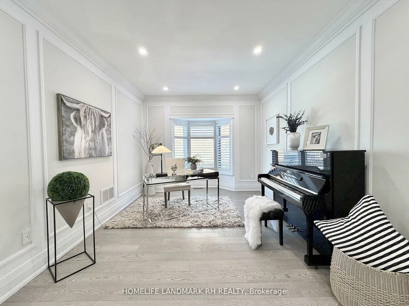 129, Golden Tulip, Cachet, Markham