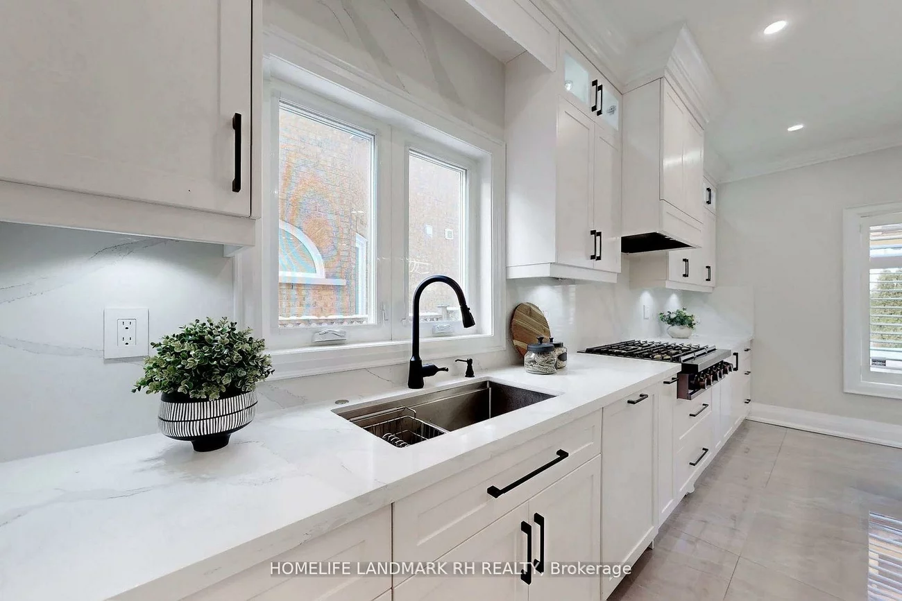 129, Golden Tulip, Cachet, Markham