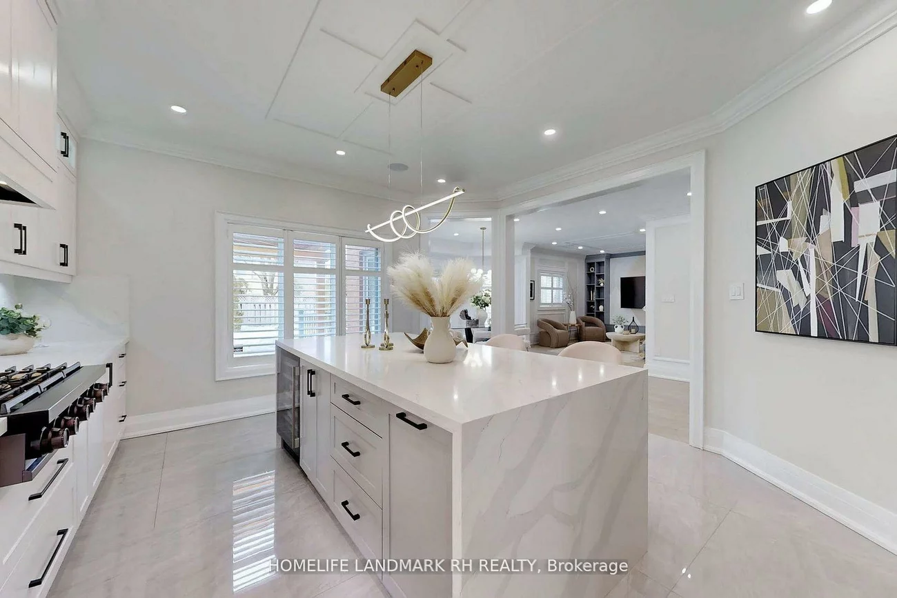 129, Golden Tulip, Cachet, Markham