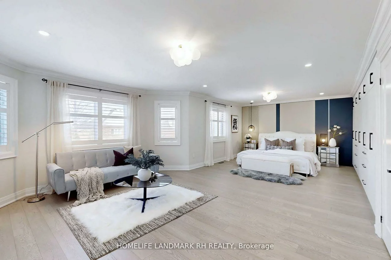 129, Golden Tulip, Cachet, Markham