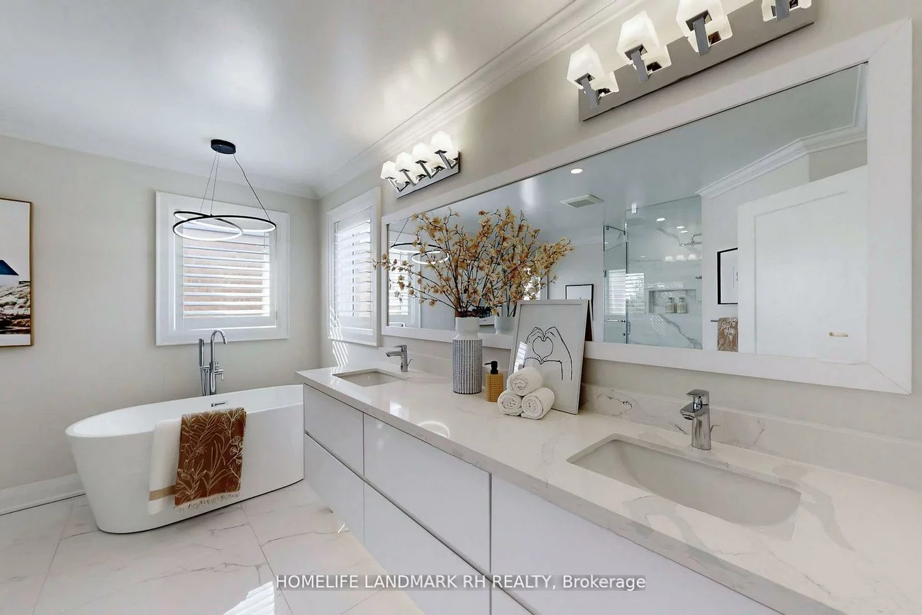 129, Golden Tulip, Cachet, Markham