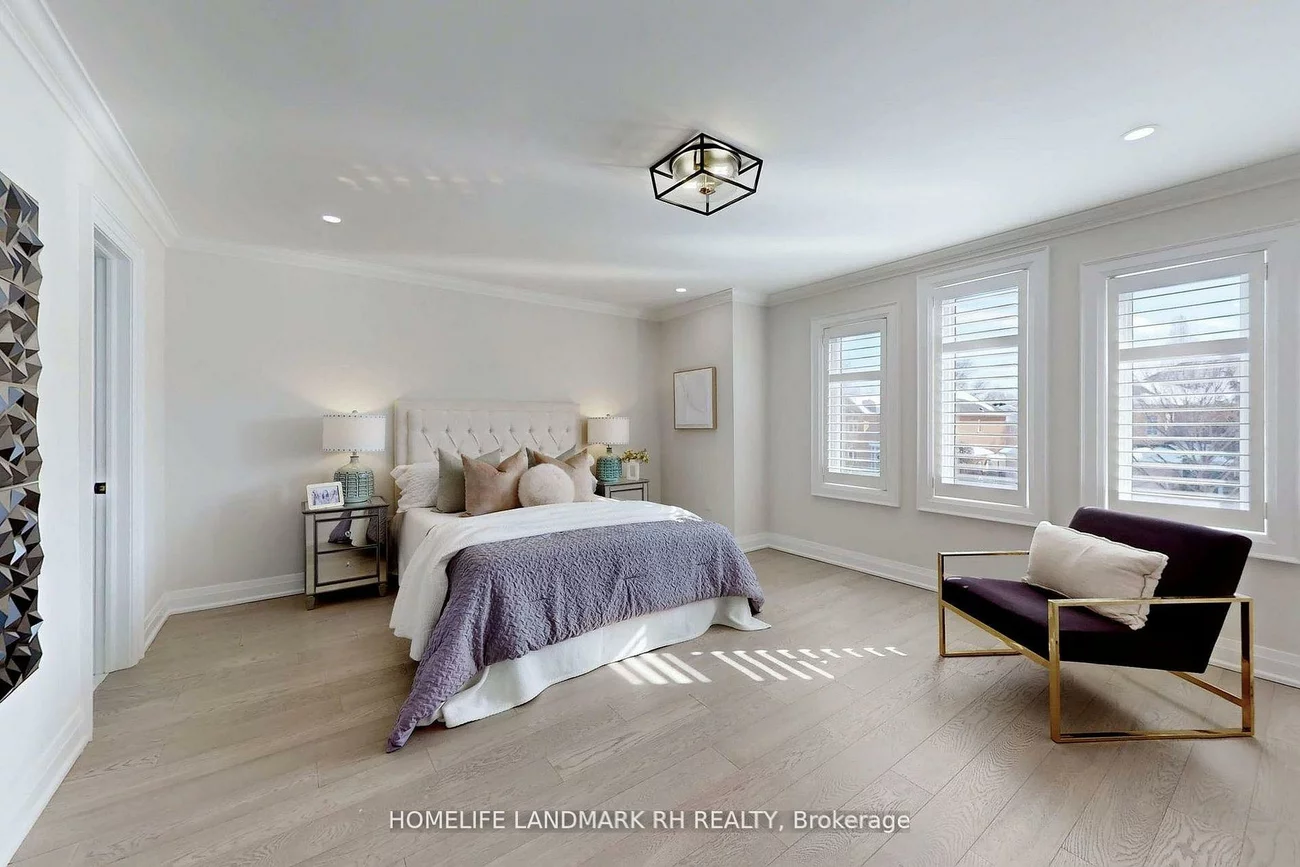 129, Golden Tulip, Cachet, Markham